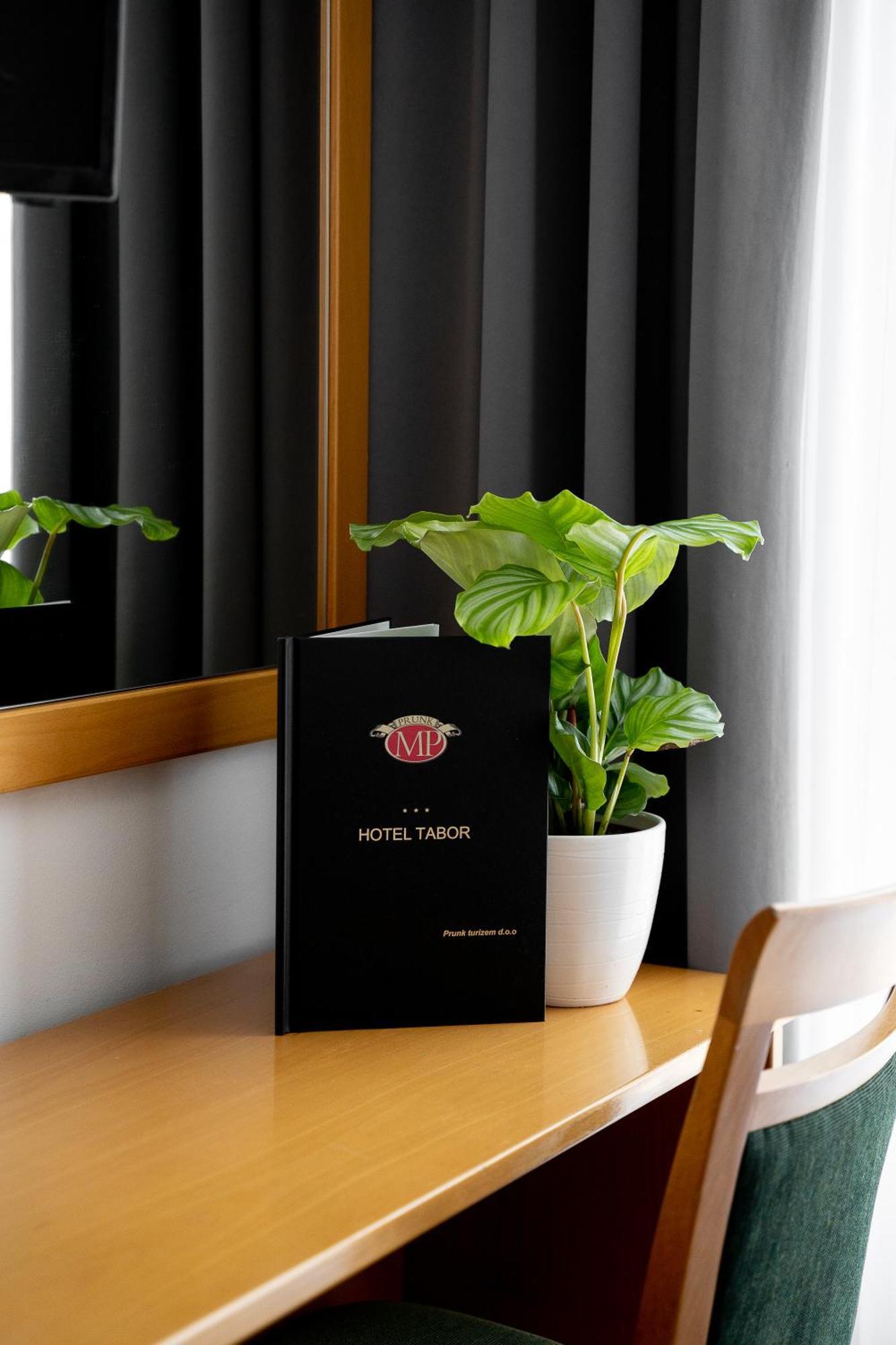 Hotel Tabor Sežana Zewnętrze zdjęcie